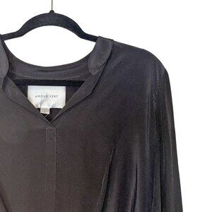 Amour Vert 100% Silk Black Long Sleeve V-Neck Blouse - Size S